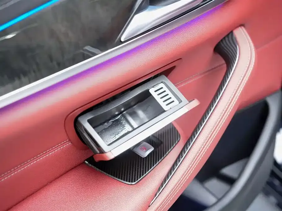 BMW 5 Series 2023 из CN, фото 3