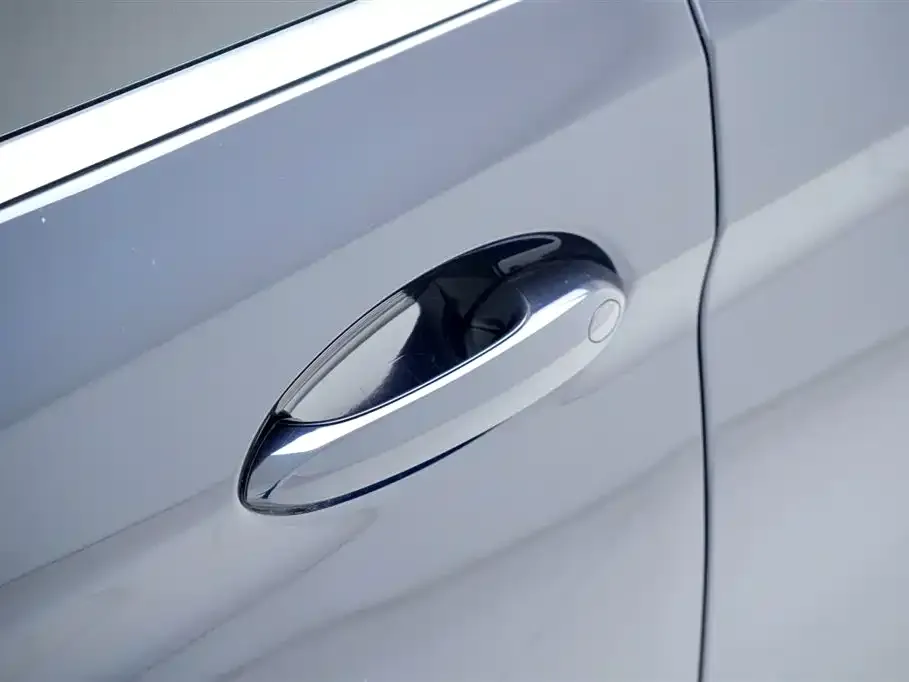 BMW 5 Series 2023 из CN, фото 9