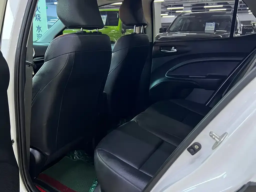 Kia KX1 2022 из CN, фото 8
