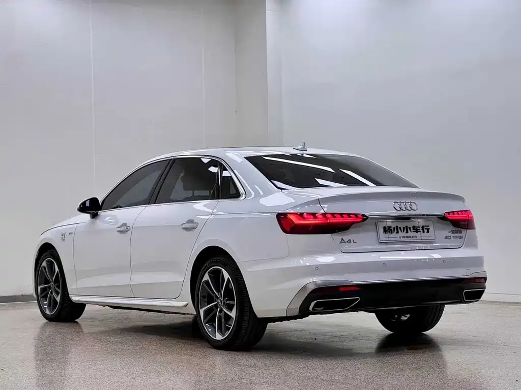 Audi A4L — фото 5