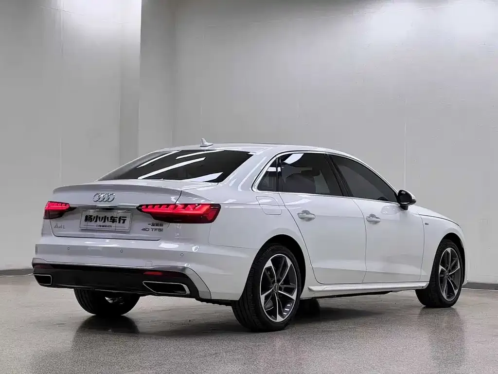 Audi A4L — фото 7