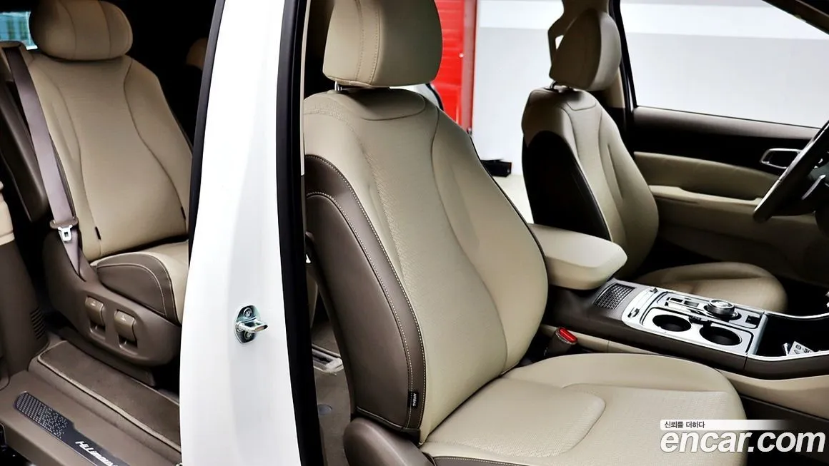 Kia Carnival — фото 10