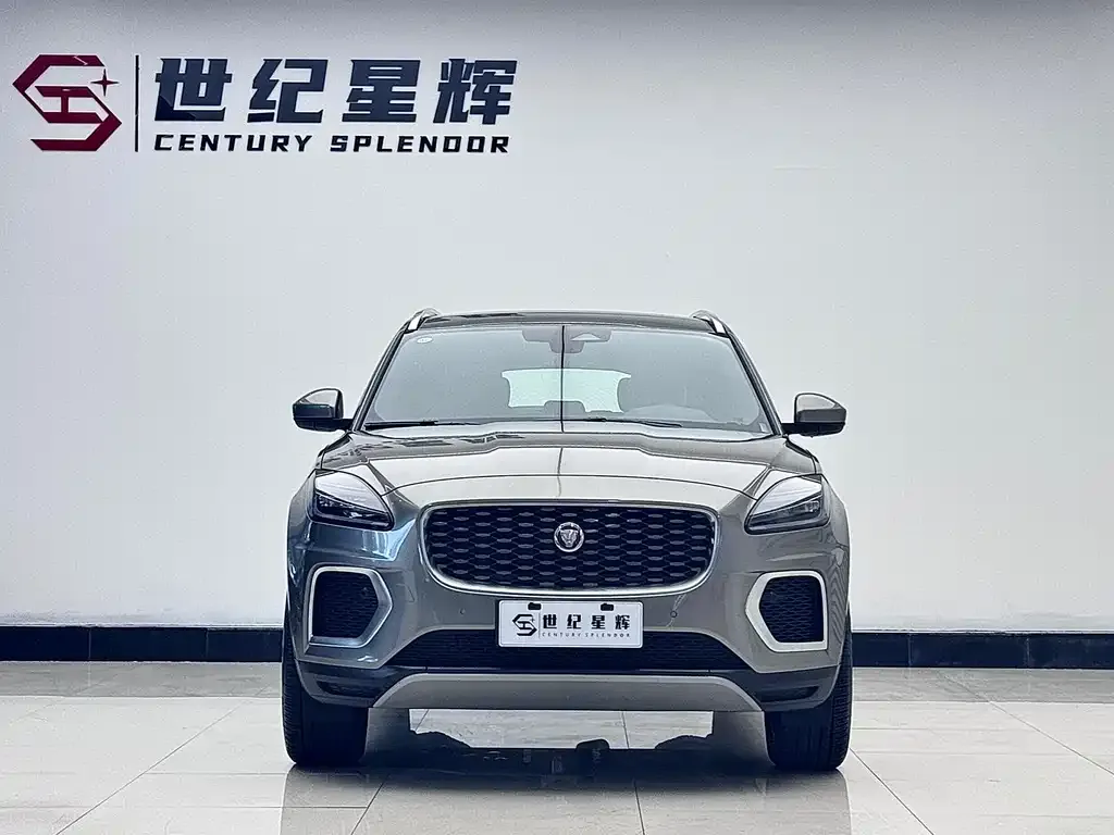 Jaguar E-PACE — фото 3