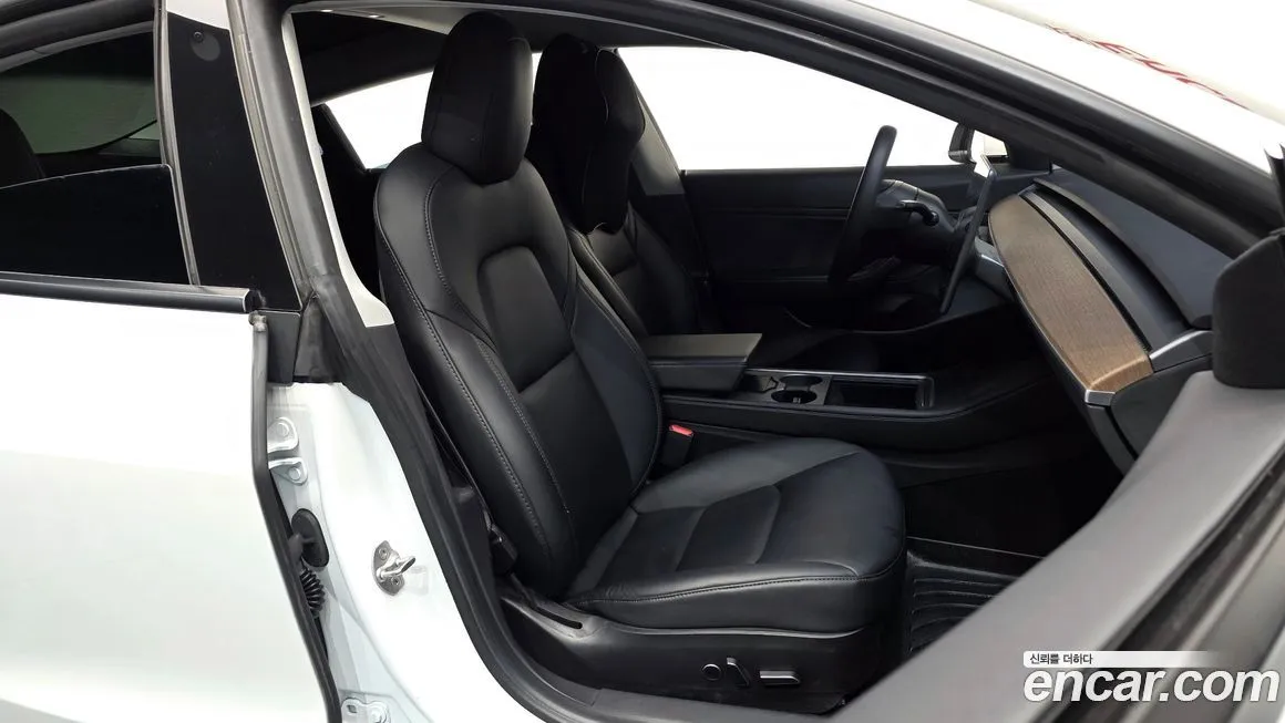 Tesla Model 3 — фото 10