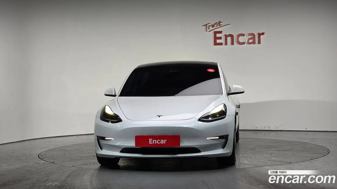Tesla Model 3 — фото 3