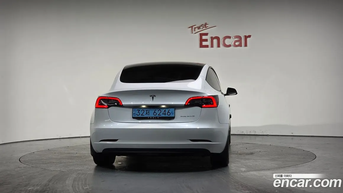 Tesla Model 3 — фото 4