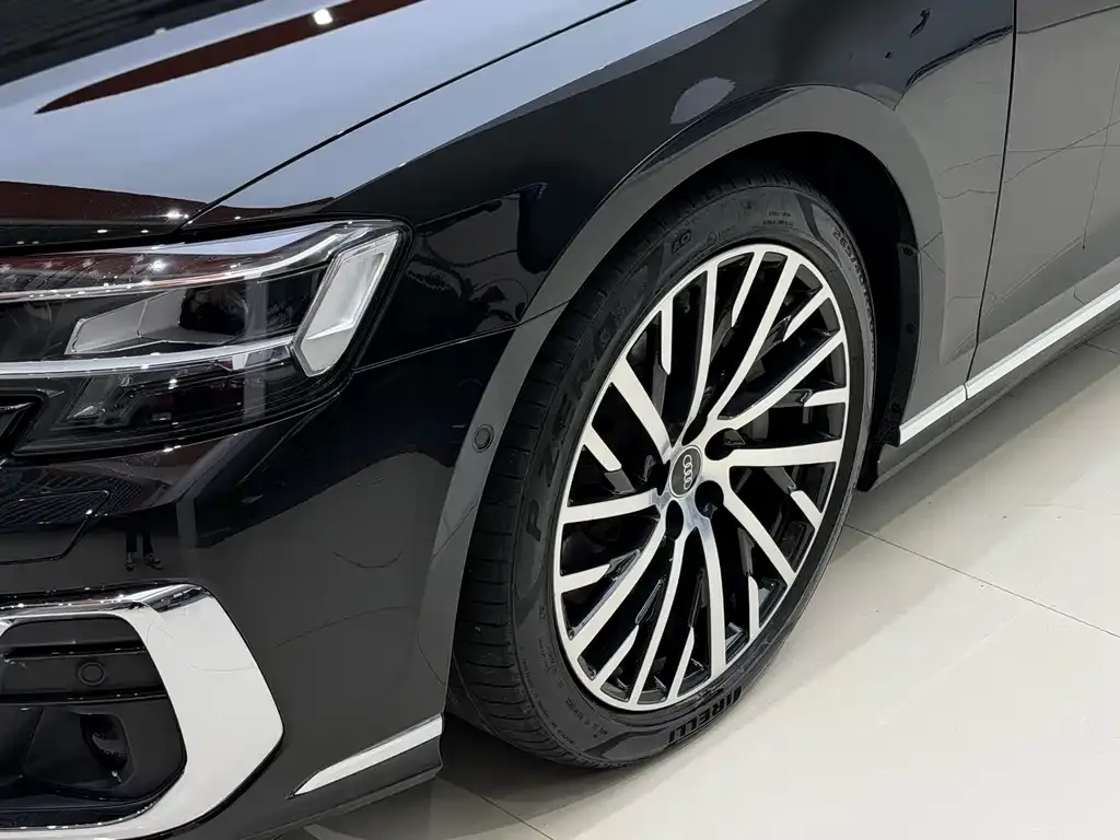 Audi A8 2023 из CN, фото 4