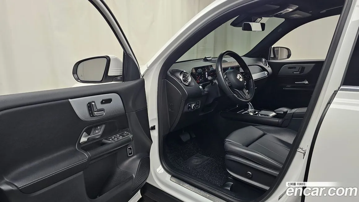 Mercedes-Benz GLB-Class — фото 10