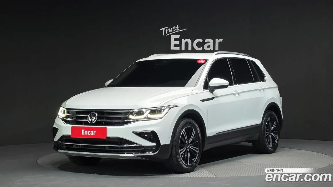 Volkswagen Tiguan — фото 1