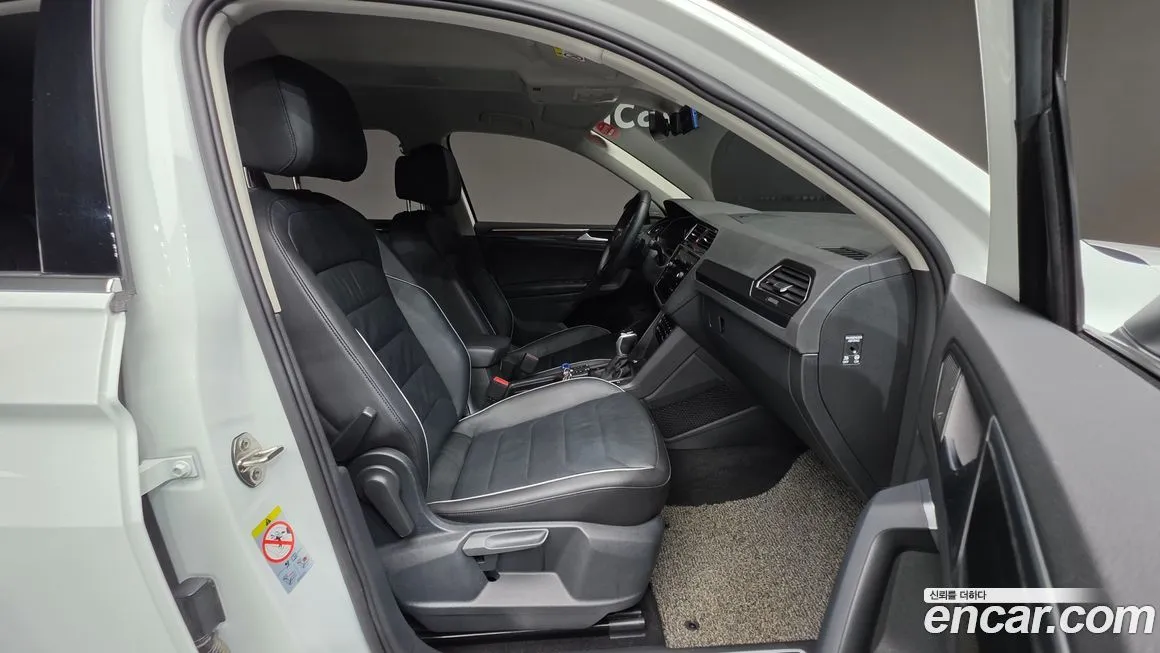 Volkswagen Tiguan — фото 10