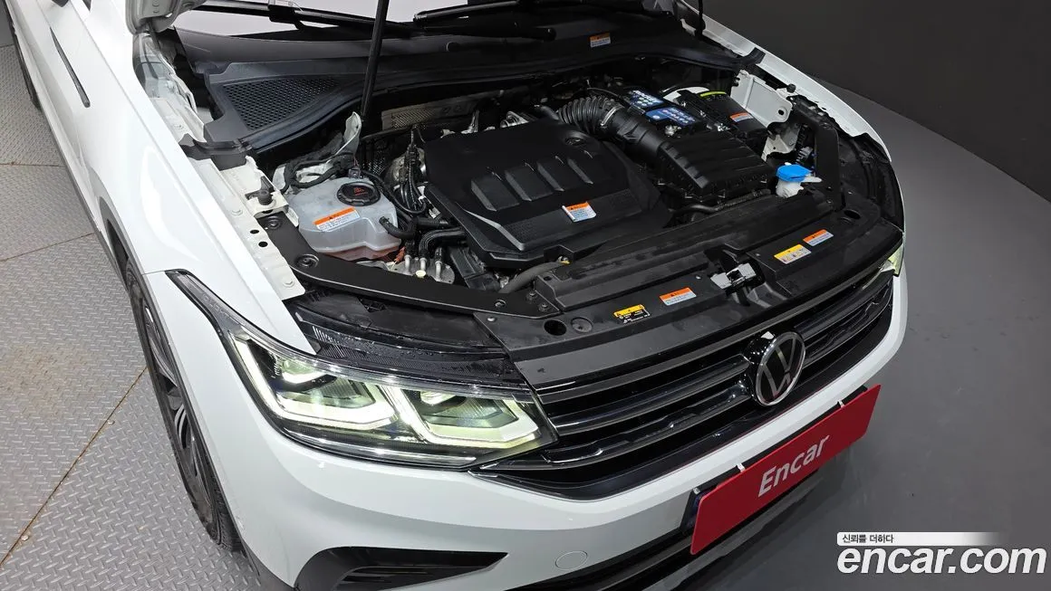 Volkswagen Tiguan — фото 6