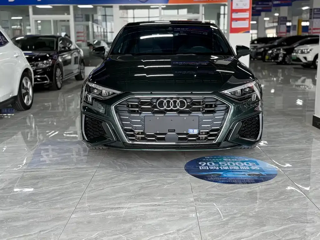 Audi A3 2023 из CN, фото 2
