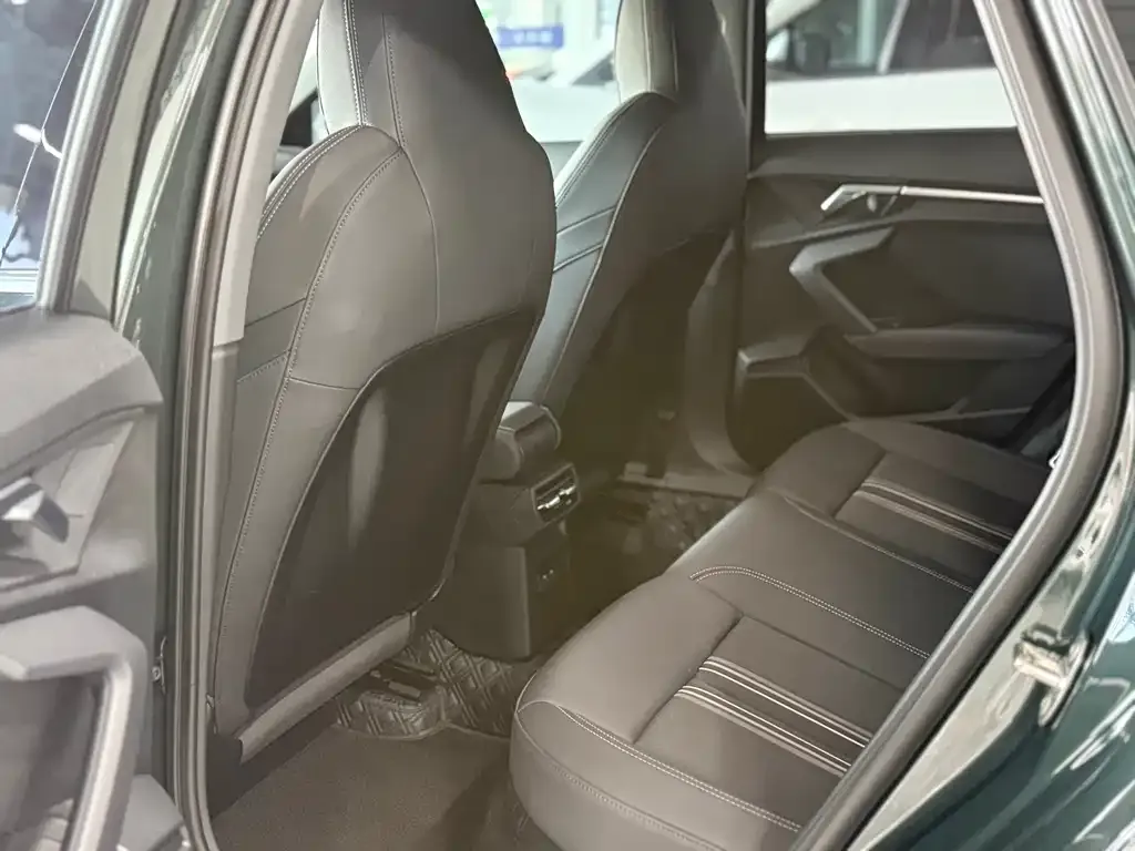 Audi A3 2023 из CN, фото 5