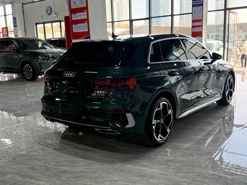 Audi A3 2023 из CN, фото 8
