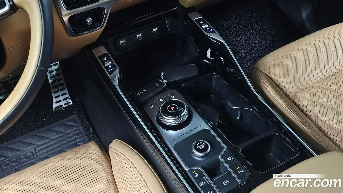 Kia Sorento — фото 9