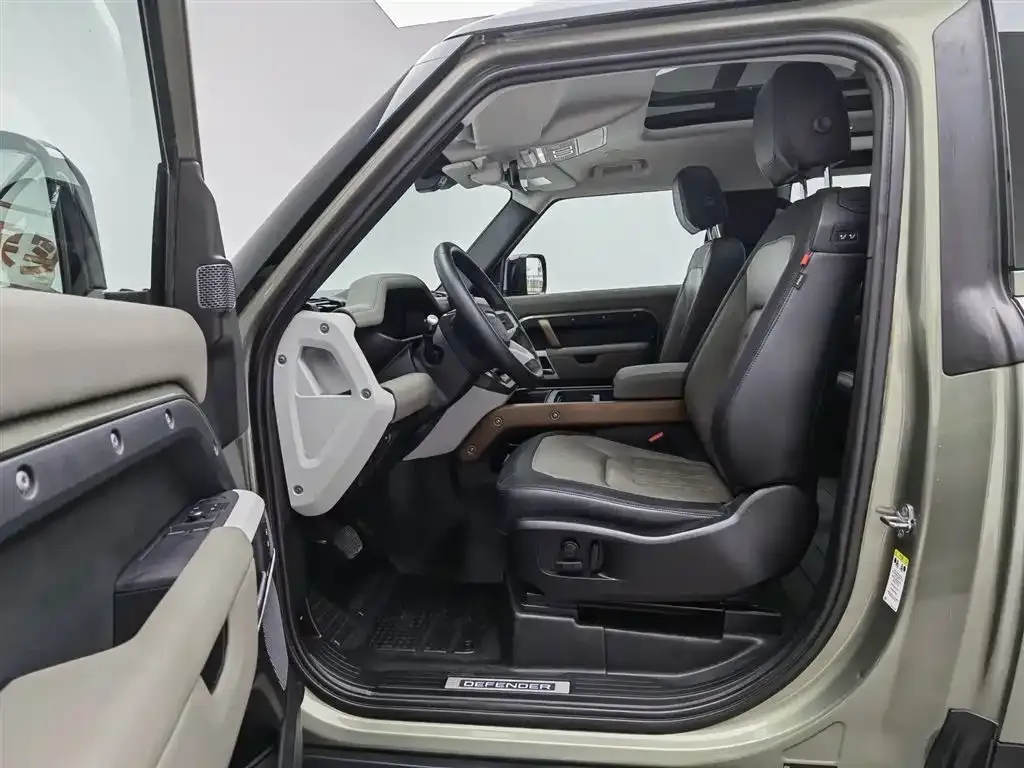 Land Rover Defender — фото 10