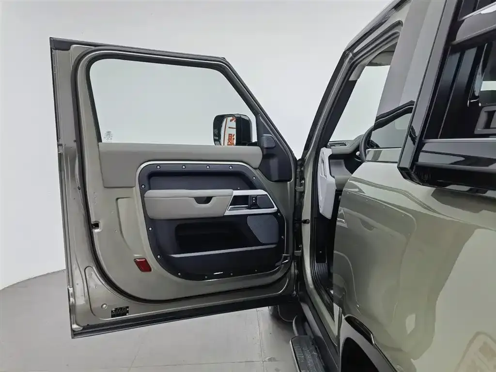 Land Rover Defender — фото 8