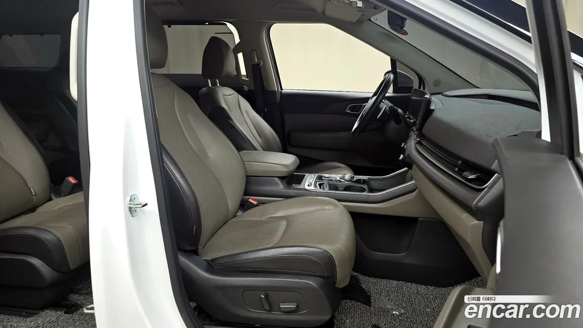 Kia Carnival — фото 10