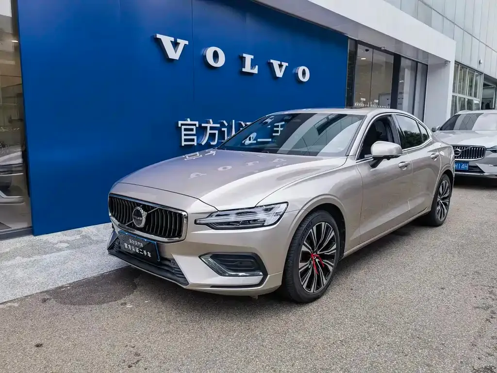 Volvo S60 2022 из CN, фото 1
