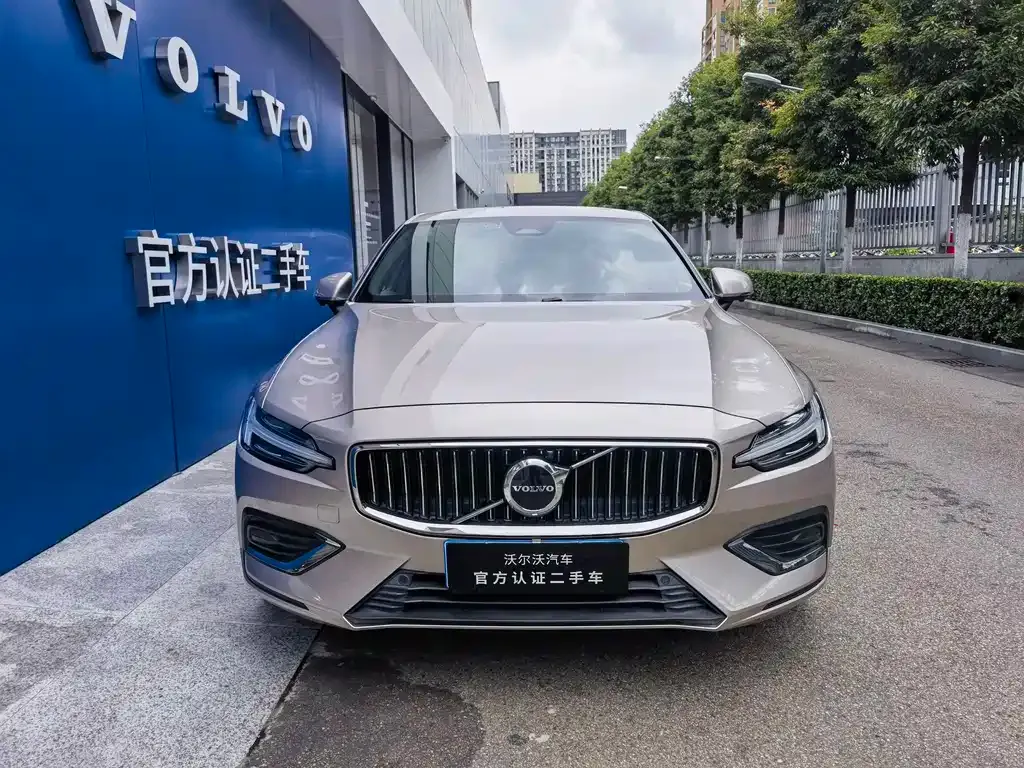 Volvo S60 2022 из CN, фото 2