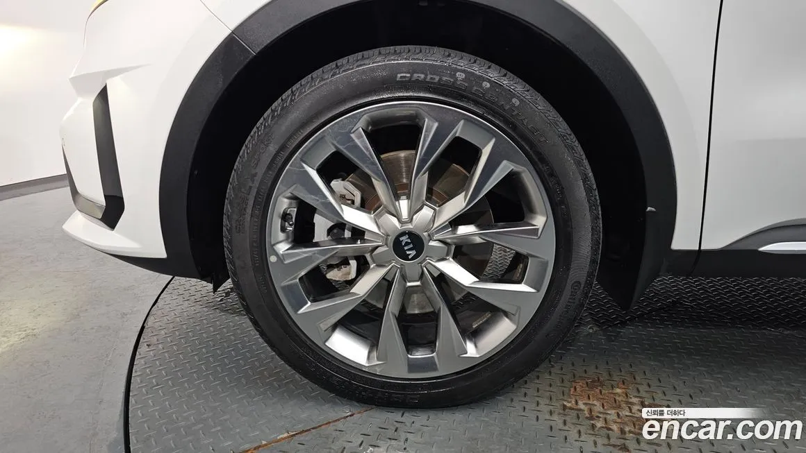 Kia Sorento — фото 5