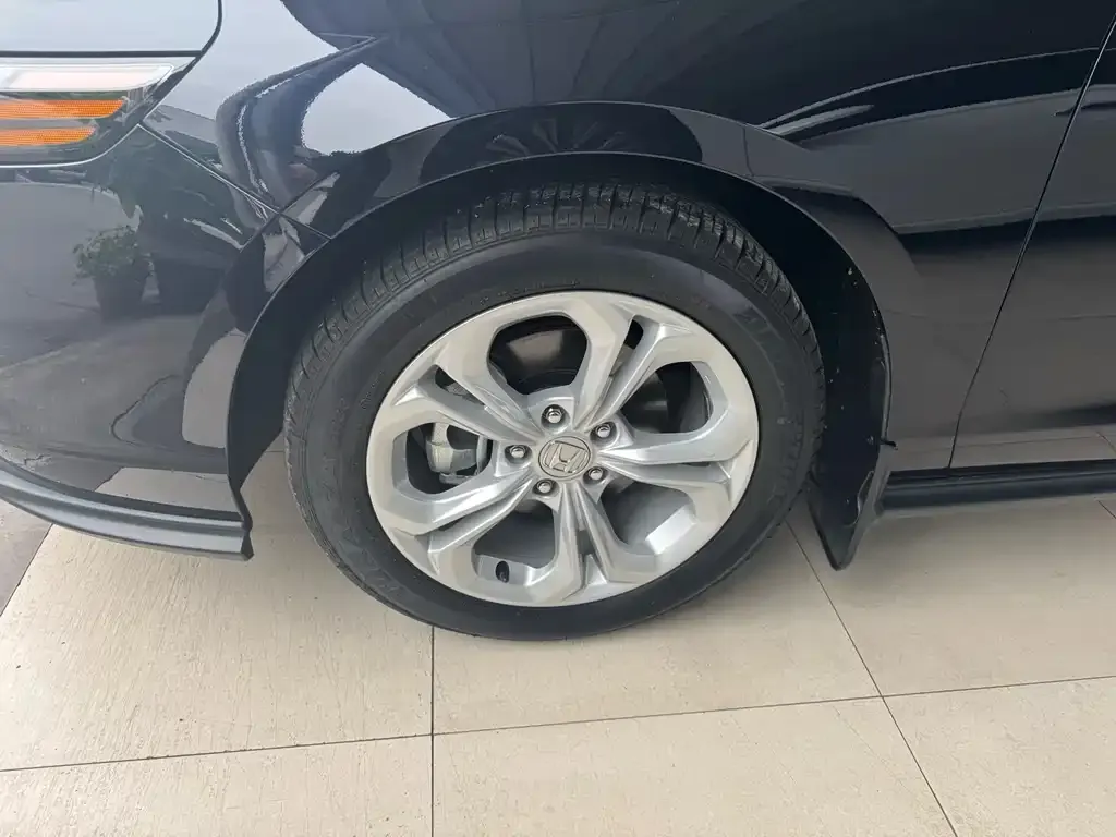 Honda Accord — фото 3