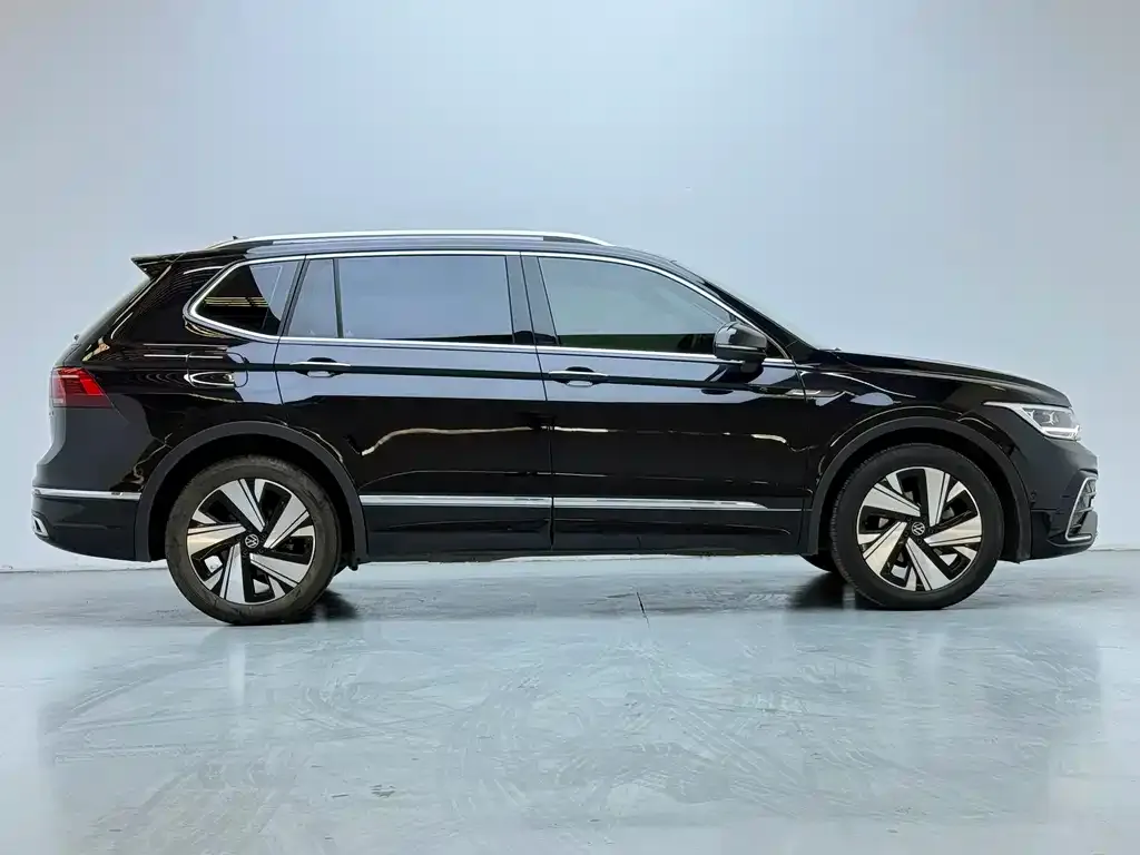 Volkswagen Tiguan L 2023 из CN, фото 10