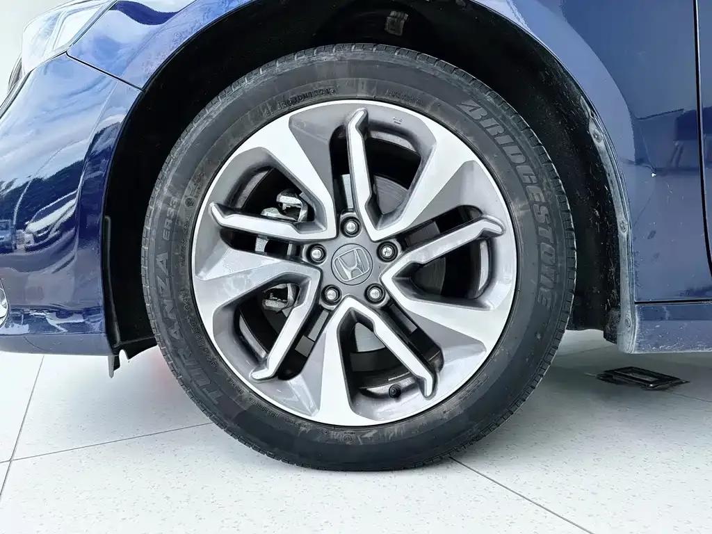 Honda Inspire — фото 6