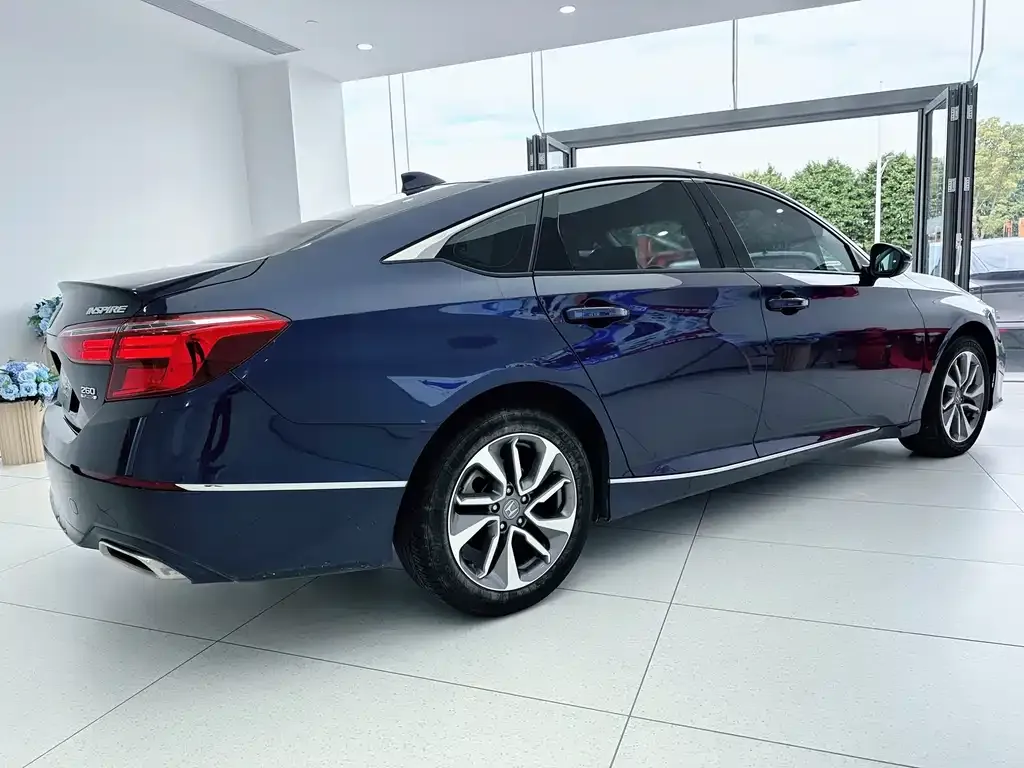 Honda Inspire — фото 9