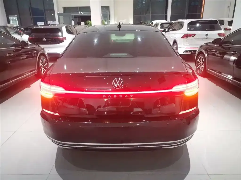Volkswagen Passat 2024 из CN, фото 6