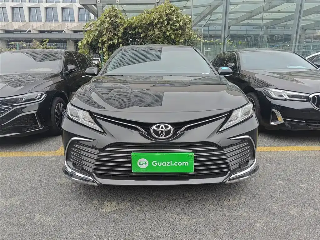 Toyota Camry — фото 3