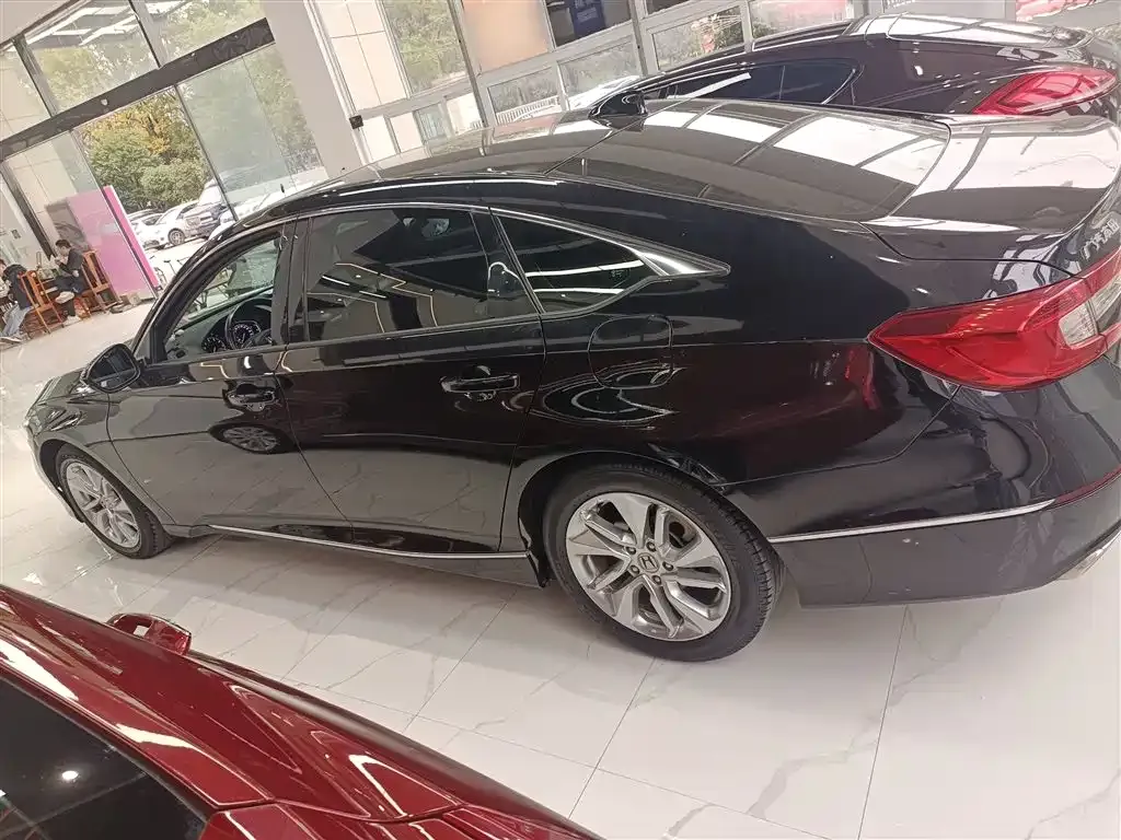 Honda Accord — фото 5