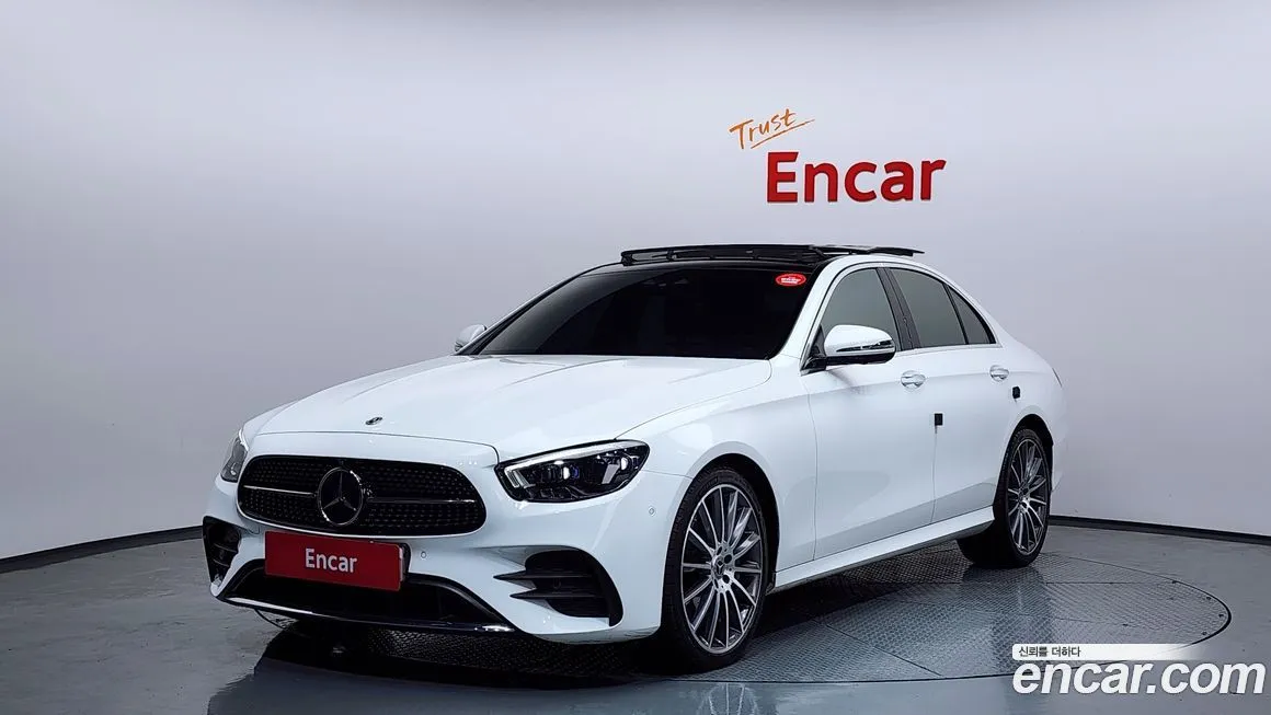 Mercedes-Benz E-Class — фото 1