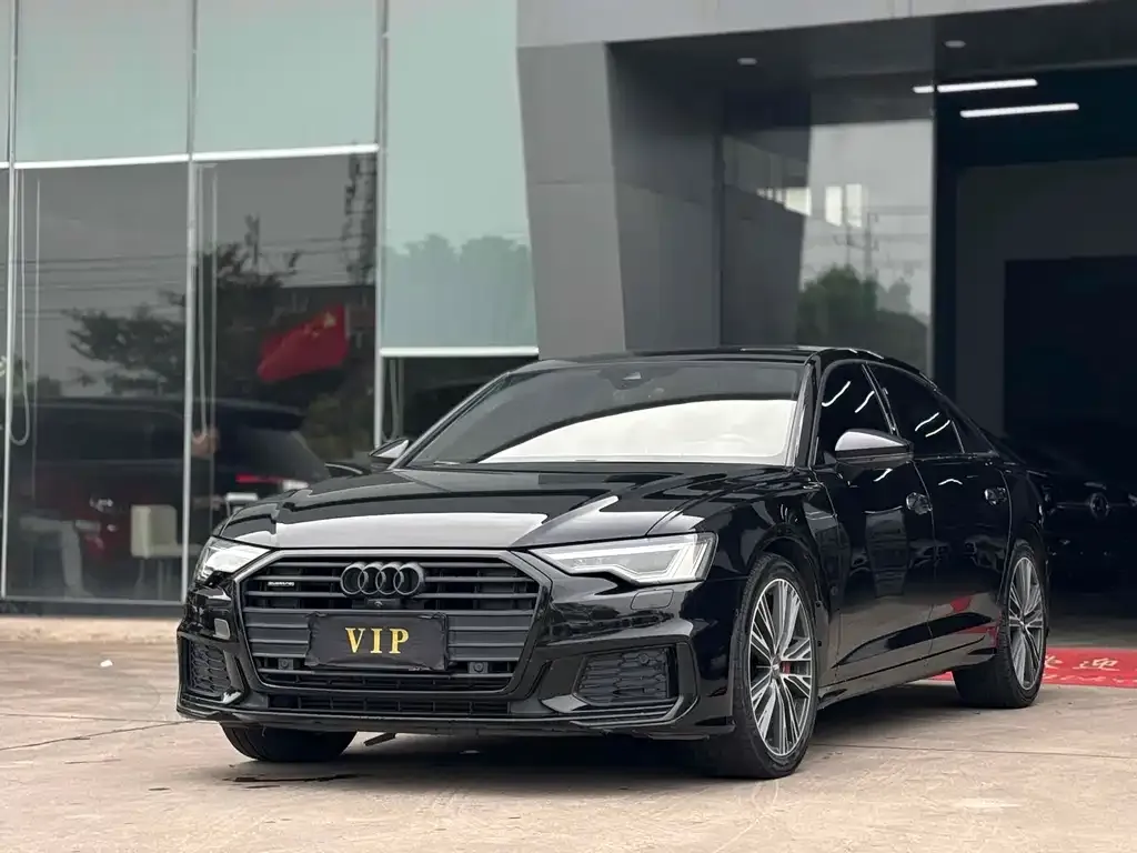 Audi A6L — фото 1