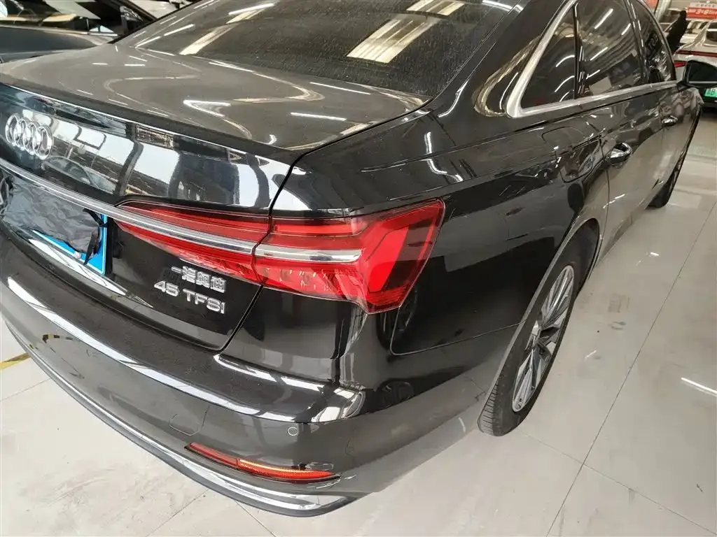 Audi A6L 2023 из CN, фото 8