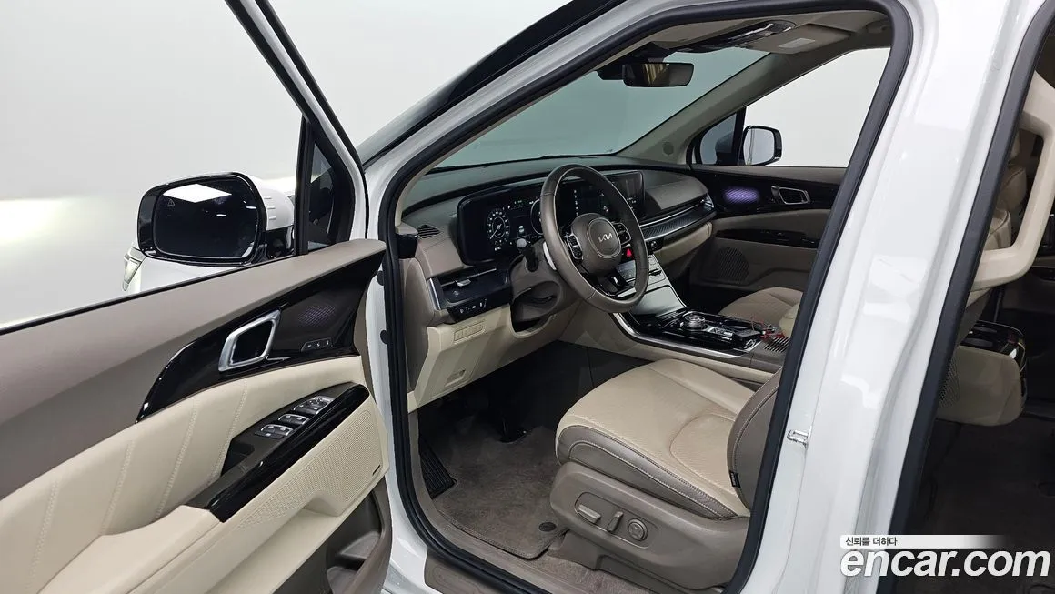 Kia Carnival — фото 10