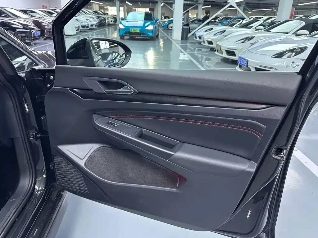 Volkswagen Golf GTI 2022 из CN, фото 10