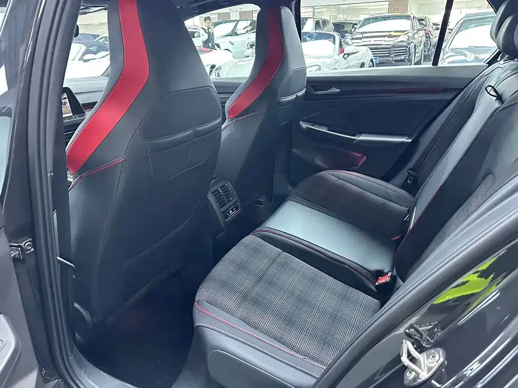 Volkswagen Golf GTI 2022 из CN, фото 9