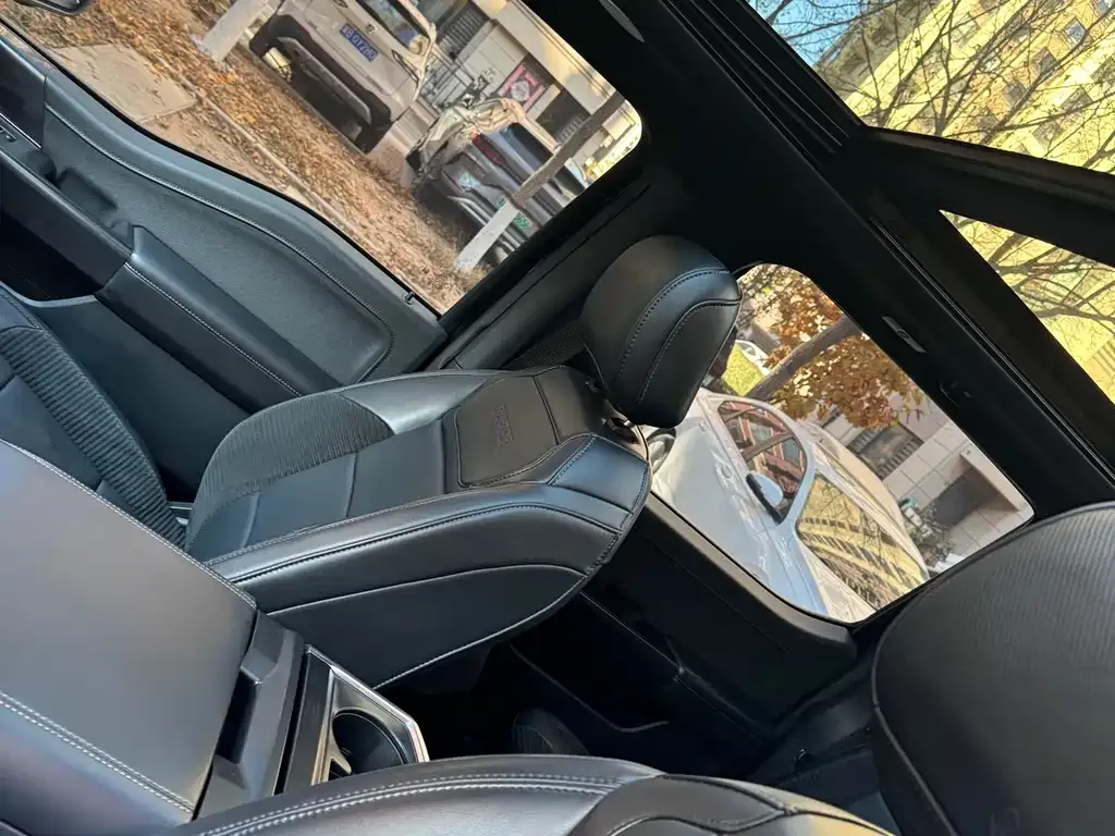 Ford F-150 Raptor — фото 5