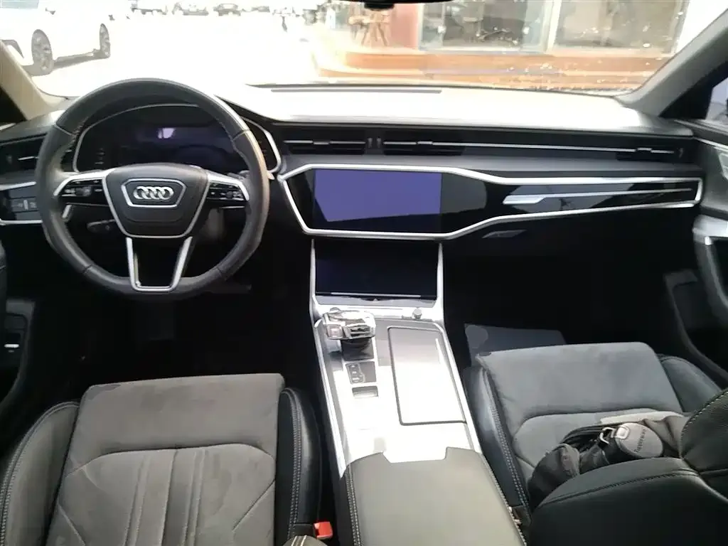 Audi A6L — фото 10