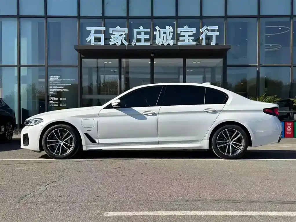 BMW 5 Series New Energy — фото 4