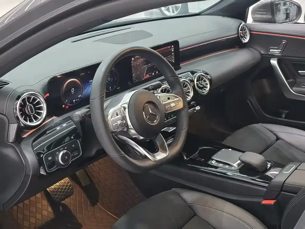 Mercedes-Benz A-Class — фото 10