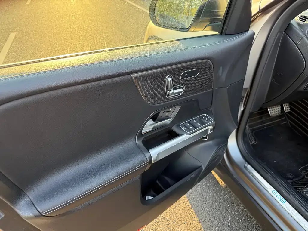 Mercedes-Benz EQB 2022 из CN, фото 10
