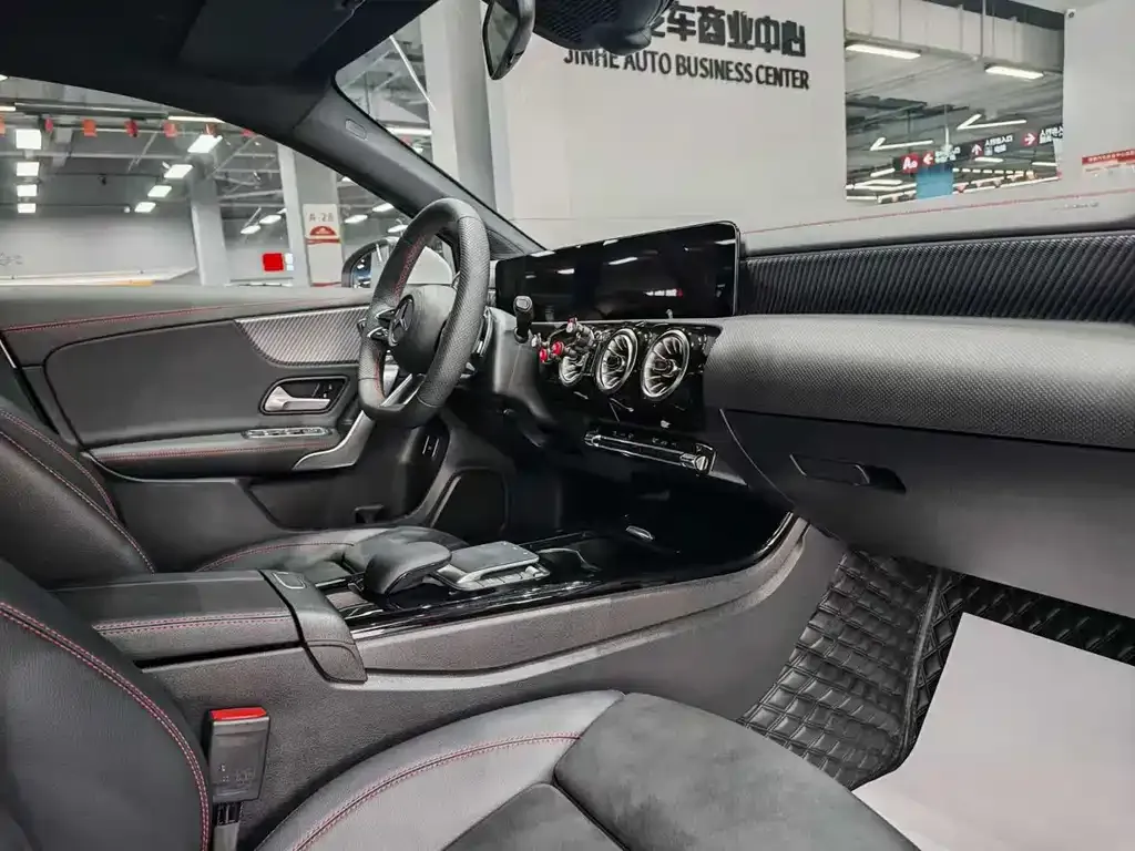 Mercedes-Benz A-Class — фото 10
