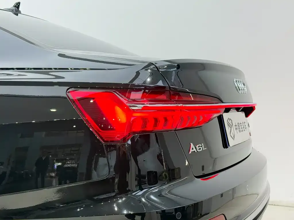 Audi A6L — фото 7