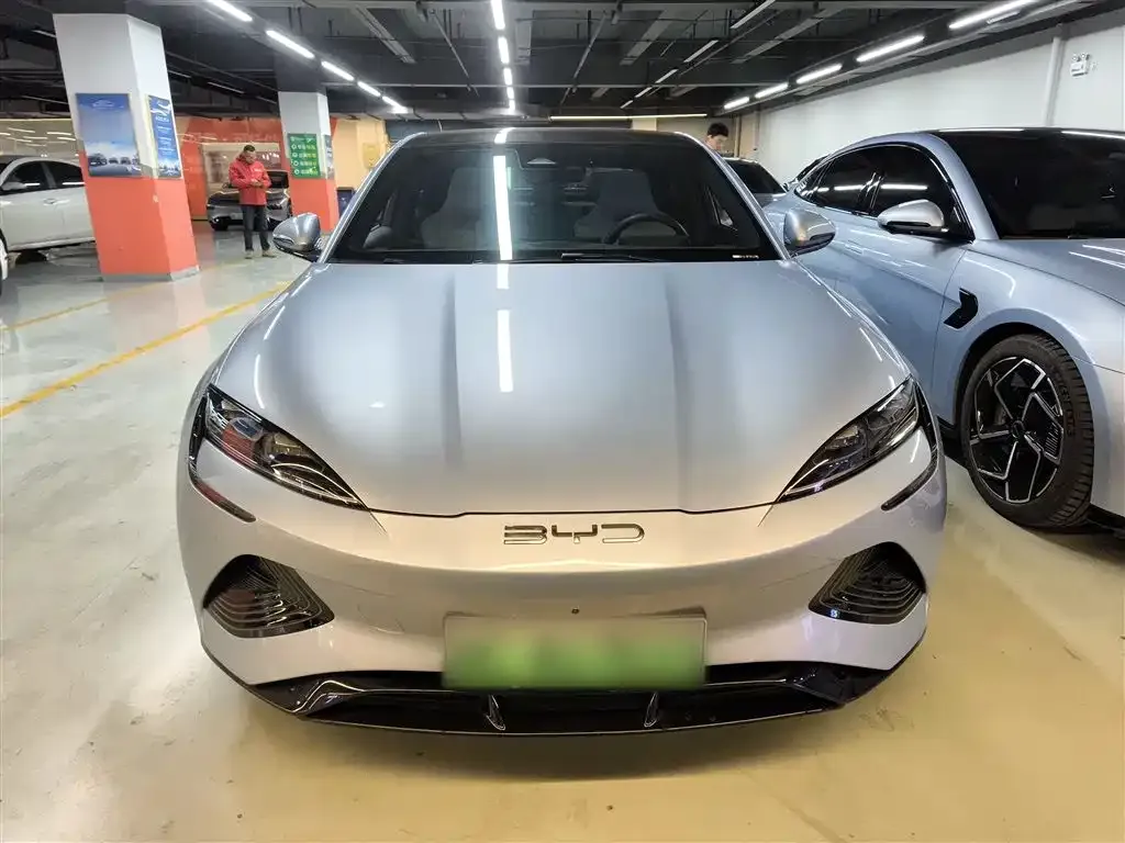BYD Seal — фото 3