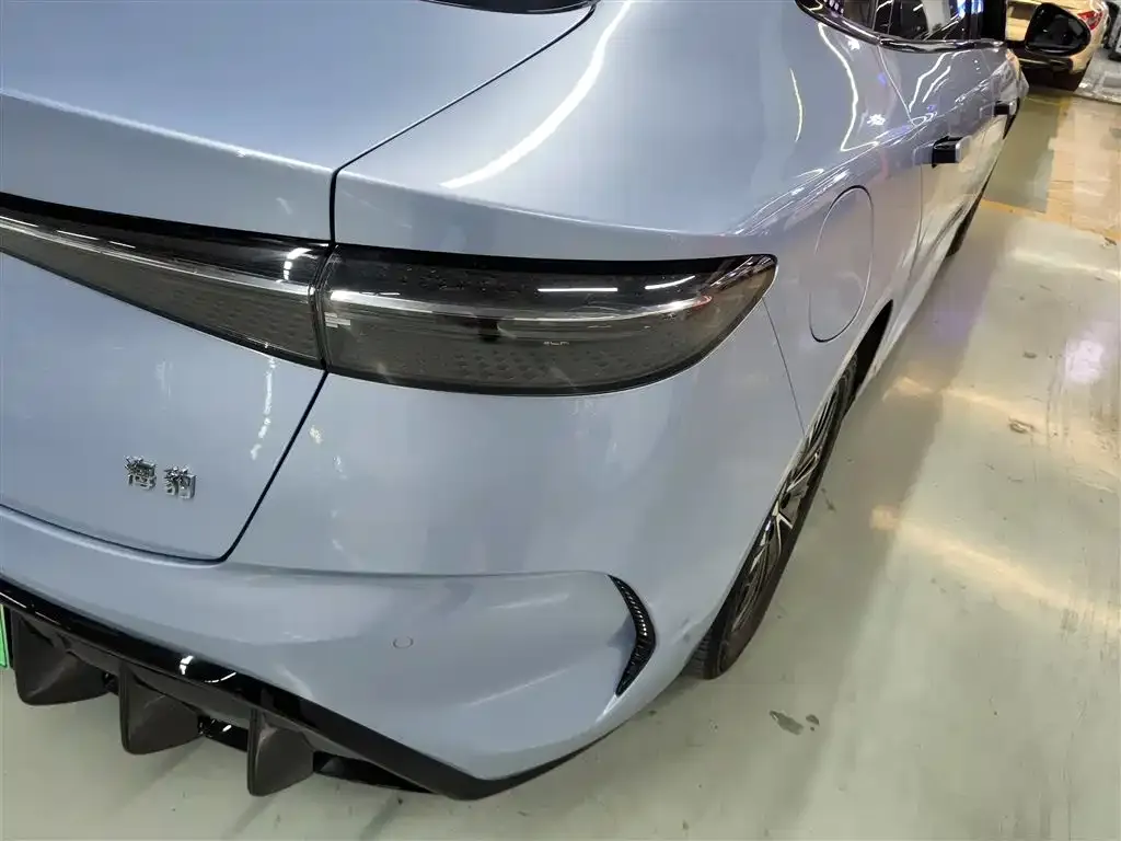 BYD Seal — фото 8