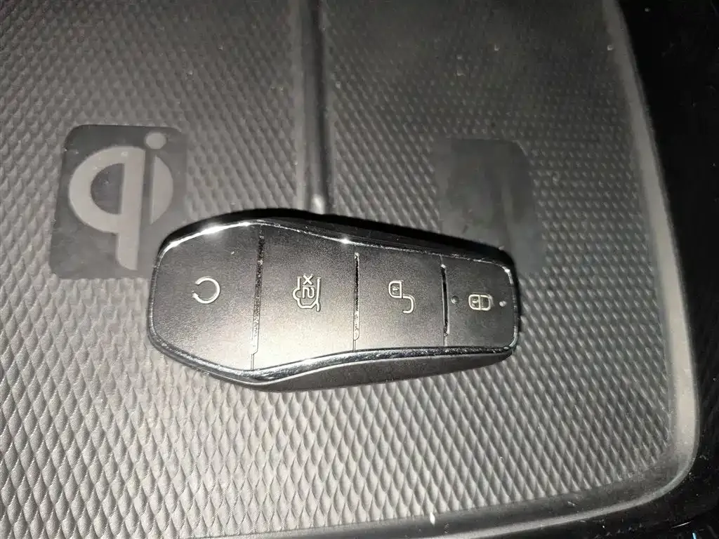 BYD Seal — фото 9