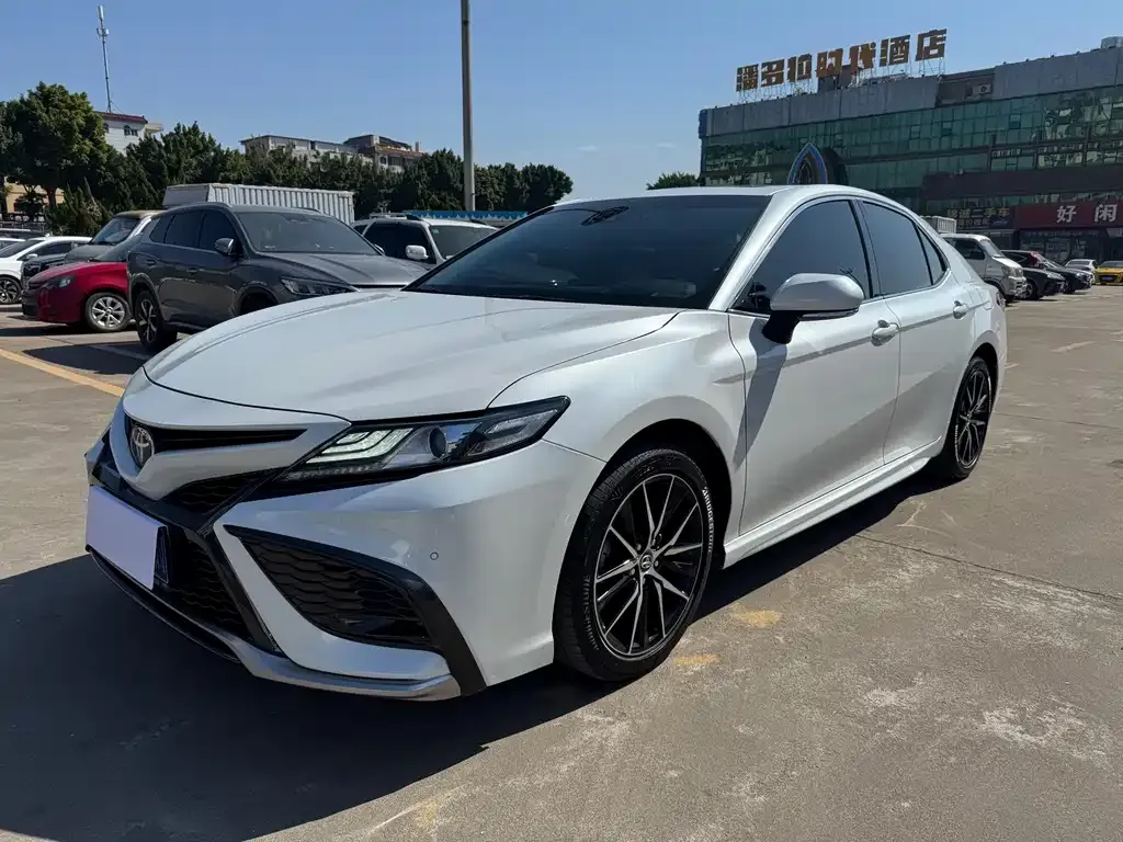 Toyota Camry 2022 из CN, фото 1