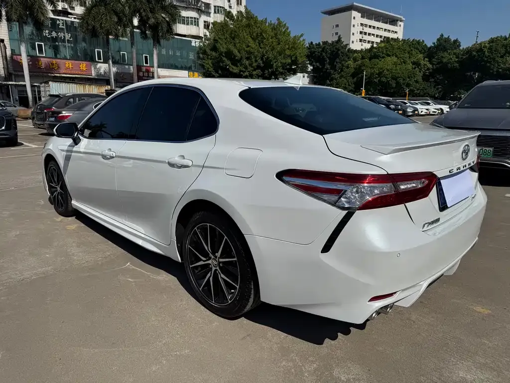 Toyota Camry 2022 из CN, фото 5